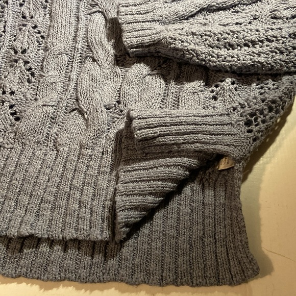 Lauren Conrad Knit Sweater with ribbon closure. - Picture 5 of 10